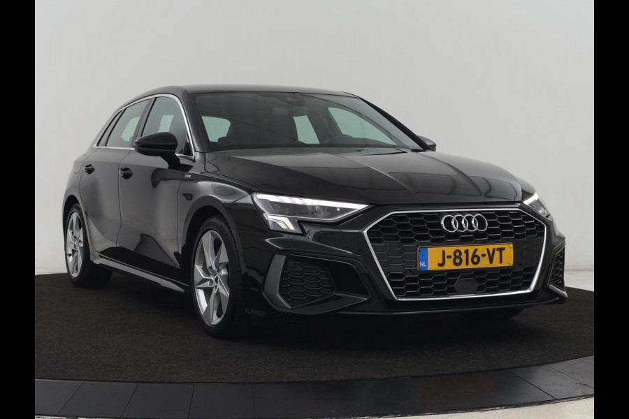 Audi A3 35 TFSI S edition | Carplay | Sportstoelen | Full LED | Navigatie | Half leder | Virtual Cockpit | Climate control | Parkeerhulp | Cruise control | Bluetooth | DAB | Sportstuur
