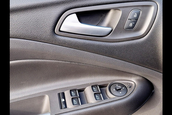 Ford Kuga 1.5 ST Line | X-Pack | Winter-Pack | Pano | Xenon | Navi | occasion