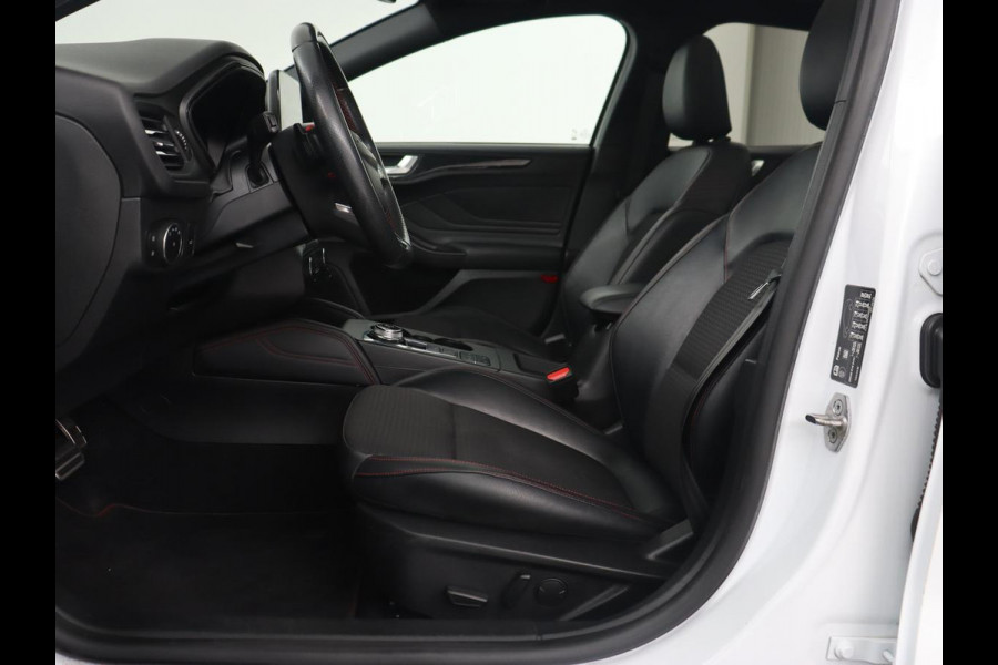 Ford Focus 1.5 EcoBoost ST Line X | Panoramadak | Half leder | Stoel & stuurverwarming | Adaptive cruise | Camera | Park Assist | Keyless | Navigatie | Dodehoek detectie | Full LED | Climate control