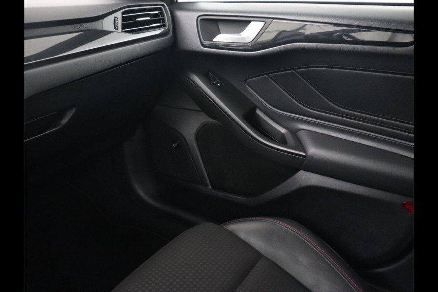 Ford Focus 1.5 EcoBoost ST Line X | Panoramadak | Half leder | Stoel & stuurverwarming | Adaptive cruise | Camera | Park Assist | Keyless | Navigatie | Dodehoek detectie | Full LED | Climate control
