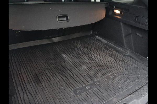 Ford Focus 1.5 EcoBoost ST Line X | Panoramadak | Half leder | Stoel & stuurverwarming | Adaptive cruise | Camera | Park Assist | Keyless | Navigatie | Dodehoek detectie | Full LED | Climate control