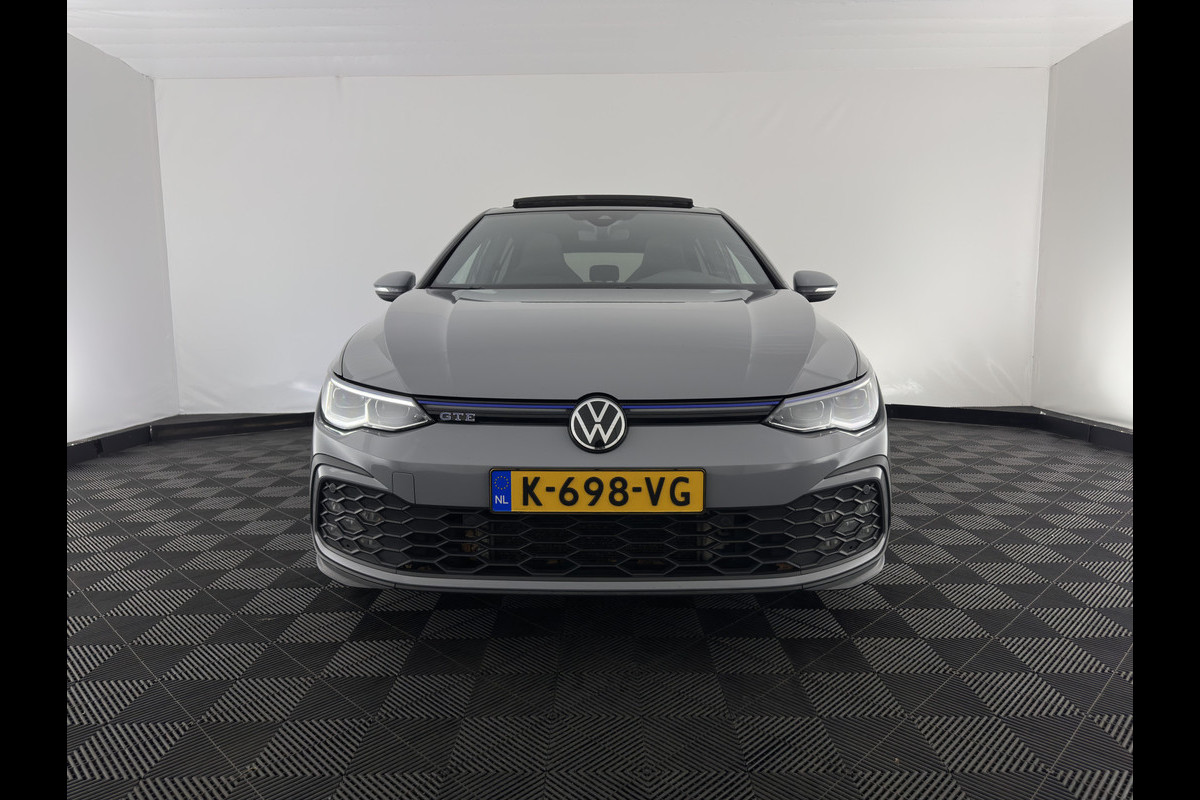 Volkswagen Golf 1.4 eHybrid GTE (INCL-BTW) *PANO | NAVI | CRUISE | VIRTUAL | 18 INCH ALU*