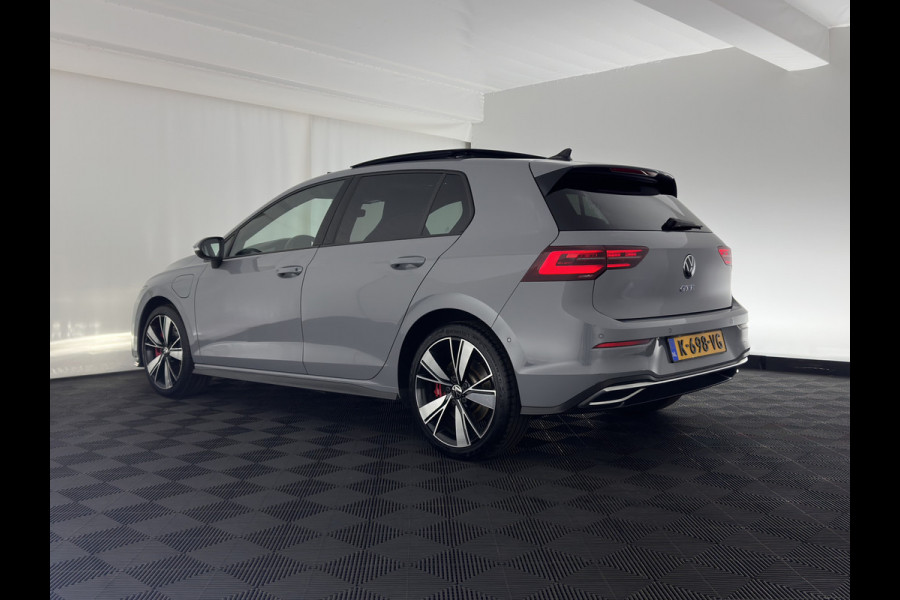 Volkswagen Golf 1.4 eHybrid GTE (INCL-BTW) *PANO | NAVI | CRUISE | VIRTUAL | 18 INCH ALU*