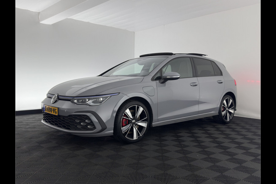 Volkswagen Golf 1.4 eHybrid GTE (INCL-BTW) *PANO | NAVI | CRUISE | VIRTUAL | 18 INCH ALU*