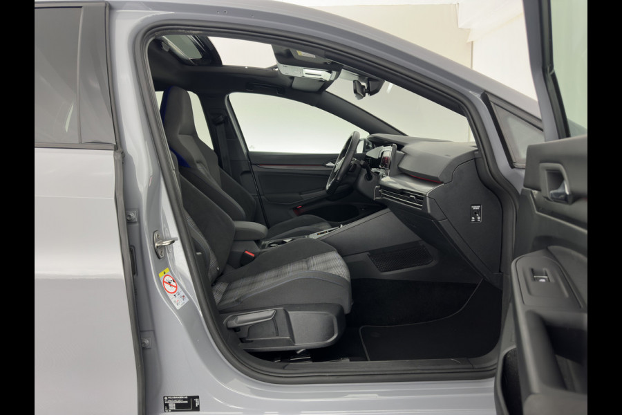 Volkswagen Golf 1.4 eHybrid GTE (INCL-BTW) *PANO | NAVI | CRUISE | VIRTUAL | 18 INCH ALU*