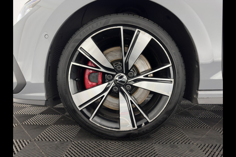 Volkswagen Golf 1.4 eHybrid GTE (INCL-BTW) *PANO | NAVI | CRUISE | VIRTUAL | 18 INCH ALU*