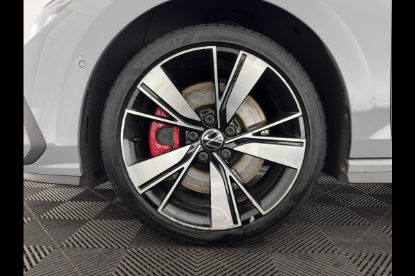 Volkswagen Golf 1.4 eHybrid GTE (INCL-BTW) *PANO | NAVI | CRUISE | VIRTUAL | 18 INCH ALU*