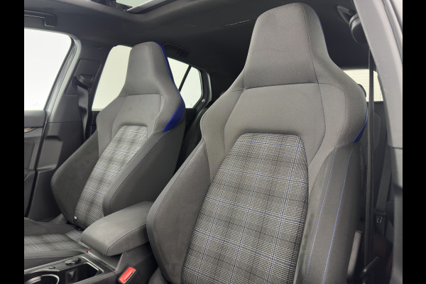 Volkswagen Golf 1.4 eHybrid GTE (INCL-BTW) *PANO | NAVI | CRUISE | VIRTUAL | 18 INCH ALU*