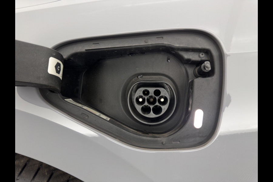 Volkswagen Golf 1.4 eHybrid GTE (INCL-BTW) *PANO | NAVI | CRUISE | VIRTUAL | 18 INCH ALU*