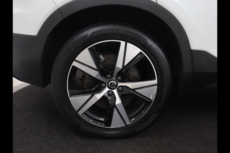 Volvo XC40 Recharge P8 AWD R Design | Panoramadak | Leder | 360 Camera | Stoelverwarming | Harman/Kardon | Memory | Carplay | Adaptive cruise | Keyless | Navigatie | Full LED