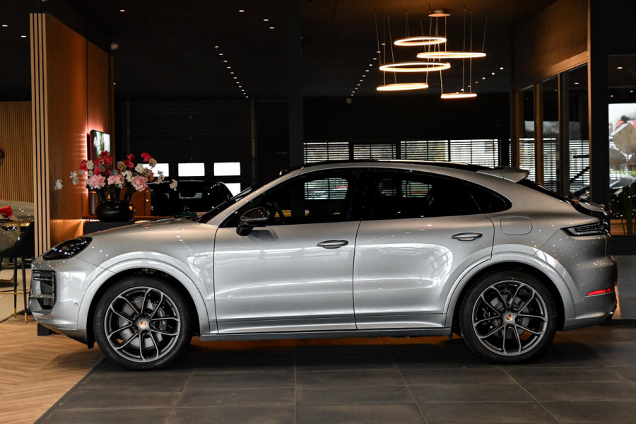 Porsche Cayenne Coupé 3.0 E-Hybrid. GT Pakket. Carbon, Leder, Softcl, Luchtv, BTW, ACC, 360, 18 Weg, Trekh, Bose, Keyless, Stuurvw