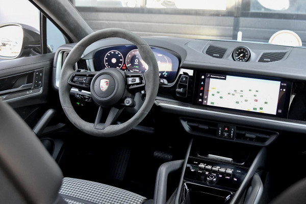 Porsche Cayenne Coupé 3.0 E-Hybrid. GT Pakket. Carbon, Leder, Softcl, Luchtv, BTW, ACC, 360, 18 Weg, Trekh, Bose, Keyless, Stuurvw