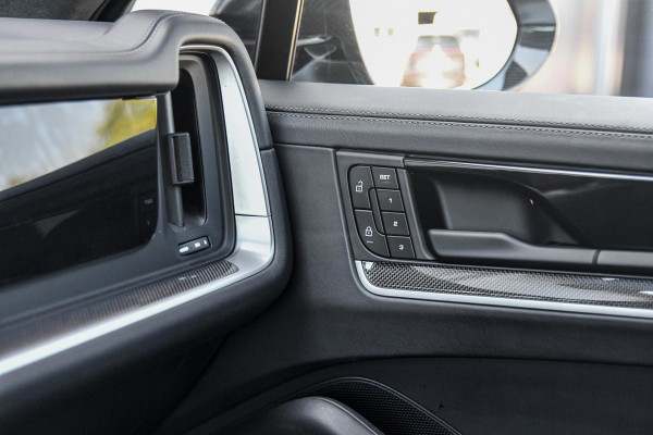 Porsche Cayenne Coupé 3.0 E-Hybrid. GT Pakket. Carbon, Leder, Softcl, Luchtv, BTW, ACC, 360, 18 Weg, Trekh, Bose, Keyless, Stuurvw