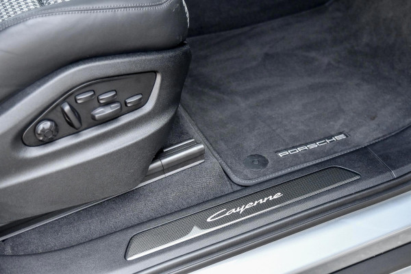 Porsche Cayenne Coupé 3.0 E-Hybrid. GT Pakket. Carbon, Leder, Softcl, Luchtv, BTW, ACC, 360, 18 Weg, Trekh, Bose, Keyless, Stuurvw