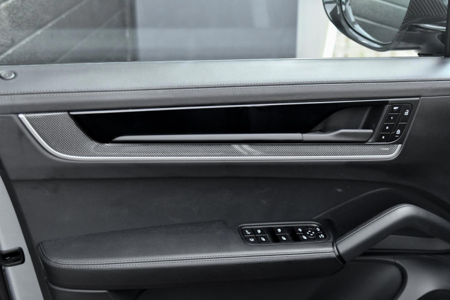 Porsche Cayenne Coupé 3.0 E-Hybrid. GT Pakket. Carbon, Leder, Softcl, Luchtv, BTW, ACC, 360, 18 Weg, Trekh, Bose, Keyless, Stuurvw