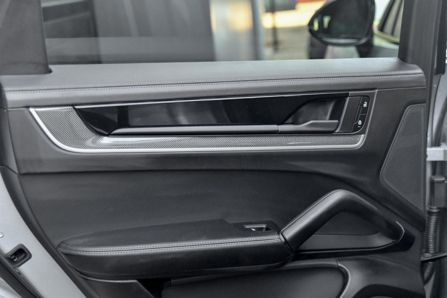 Porsche Cayenne Coupé 3.0 E-Hybrid. GT Pakket. Carbon, Leder, Softcl, Luchtv, BTW, ACC, 360, 18 Weg, Trekh, Bose, Keyless, Stuurvw