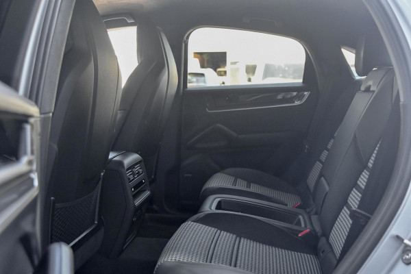 Porsche Cayenne Coupé 3.0 E-Hybrid. GT Pakket. Carbon, Leder, Softcl, Luchtv, BTW, ACC, 360, 18 Weg, Trekh, Bose, Keyless, Stuurvw