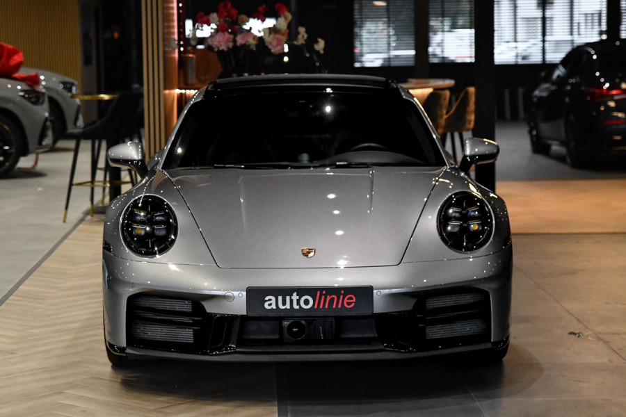 Porsche 911 3.0 Carrera MY25. BTW. Sport Design, Chrono, Lift, Pano, SportUitl, Leder, HD-Matrix, 14 Weg, Koeling, 360, ACC, Bose!