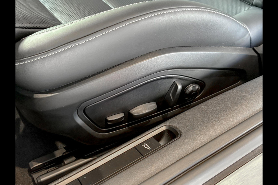 Porsche 911 3.0 Carrera MY25. BTW. Sport Design, Chrono, Lift, Pano, SportUitl, Leder, HD-Matrix, 14 Weg, Koeling, 360, ACC, Bose!