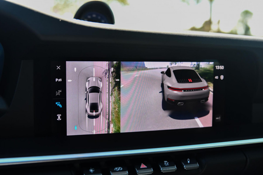 Porsche 911 3.0 Carrera MY25. BTW. Sport Design, Chrono, Lift, Pano, SportUitl, Leder, HD-Matrix, 14 Weg, Koeling, 360, ACC, Bose!