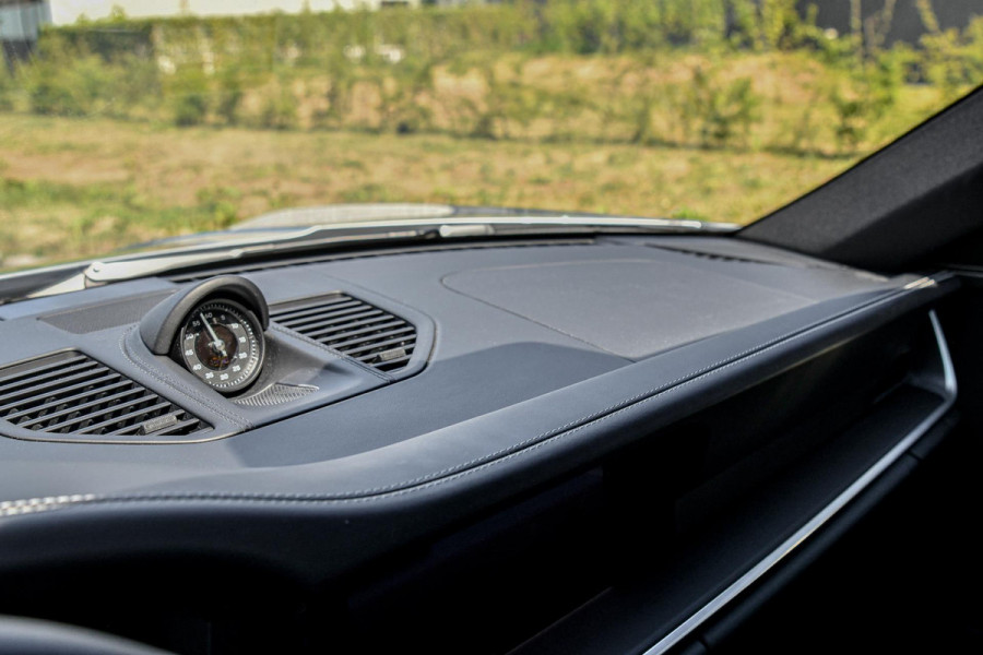 Porsche 911 3.0 Carrera MY25. BTW. Sport Design, Chrono, Lift, Pano, SportUitl, Leder, HD-Matrix, 14 Weg, Koeling, 360, ACC, Bose!