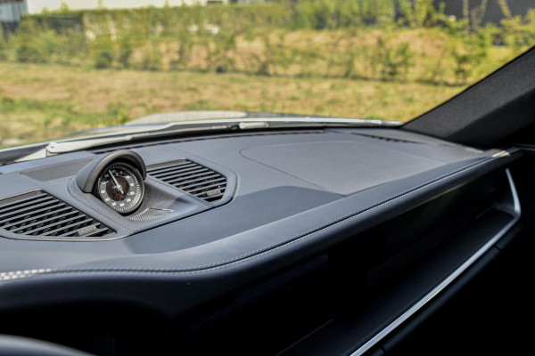 Porsche 911 3.0 Carrera MY25. BTW. Sport Design, Chrono, Lift, Pano, SportUitl, Leder, HD-Matrix, 14 Weg, Koeling, 360, ACC, Bose!