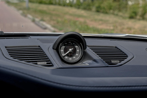 Porsche 911 3.0 Carrera MY25. BTW. Sport Design, Chrono, Lift, Pano, SportUitl, Leder, HD-Matrix, 14 Weg, Koeling, 360, ACC, Bose!