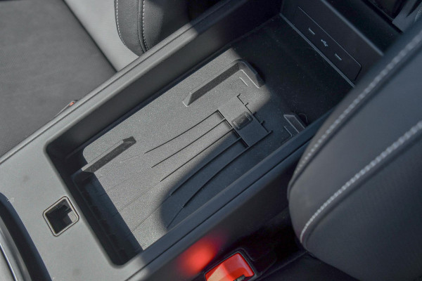 Porsche 911 3.0 Carrera MY25. BTW. Sport Design, Chrono, Lift, Pano, SportUitl, Leder, HD-Matrix, 14 Weg, Koeling, 360, ACC, Bose!