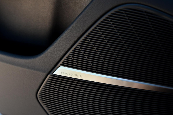 Audi Q8 60 TFSI e quattro Pro Line S Competition. RS Zetels, 4W Sturing, Softclose, Pano, Laser, B&O, 360 3D, Trekh, Keyless, 23"!