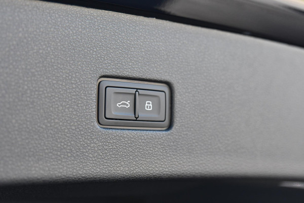 Audi Q8 60 TFSI e quattro Pro Line S Competition. RS Zetels, 4W Sturing, Softclose, Pano, Laser, B&O, 360 3D, Trekh, Keyless, 23"!