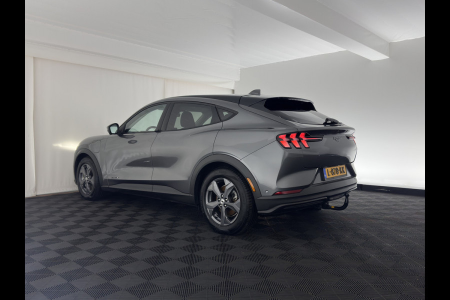 Ford Mustang Mach-E RWD 75 kWh (3-Fase) {SOH-93%} (INCL-BTW) Aut. *LUXURY-LEATHER | FULL-LED | DAB+ | DIGI-COCKPIT | KEYLESS | NAVI-FULLMAP | TOPVIEW | LANE-ASSIST | BLINDSPOT | CARPLAY | HEATED-COMFORTSEATS | PRIVACY-GLASS |TOWBAR | 18"ALU*