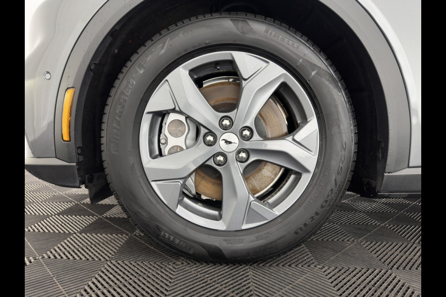 Ford Mustang Mach-E RWD 75 kWh (3-Fase) {SOH-93%} (INCL-BTW) Aut. *LUXURY-LEATHER | FULL-LED | DAB+ | DIGI-COCKPIT | KEYLESS | NAVI-FULLMAP | TOPVIEW | LANE-ASSIST | BLINDSPOT | CARPLAY | HEATED-COMFORTSEATS | PRIVACY-GLASS |TOWBAR | 18"ALU*