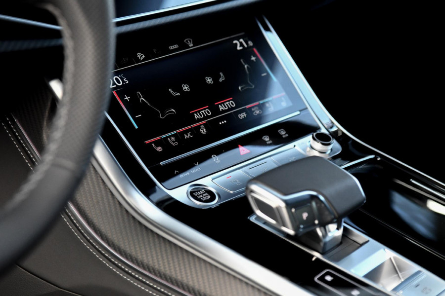 Audi Q8 60 TFSI e quattro Pro Line S Competition. RS Zetels, Massage, Carbon, 4W sturing, Softcl, Pano, Koeling, HUD, B&O, Trekh!