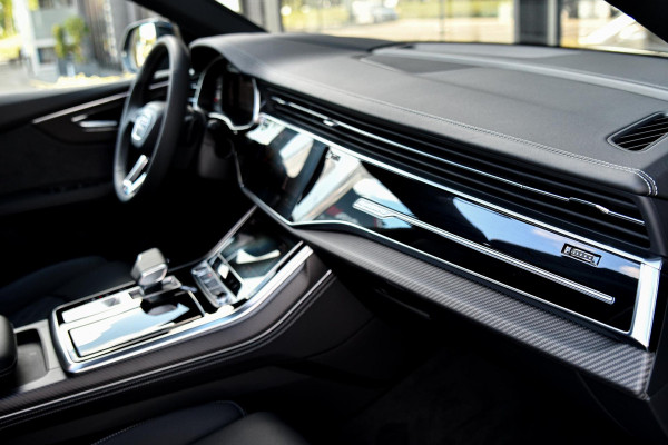 Audi Q8 60 TFSI e quattro Pro Line S Competition. RS Zetels, Massage, Carbon, 4W sturing, Softcl, Pano, Koeling, HUD, B&O, Trekh!