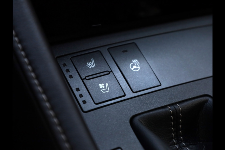 Lexus RC 300h F SPORT Line | Mark Levinson | Stoelventilatie | Safety Pac