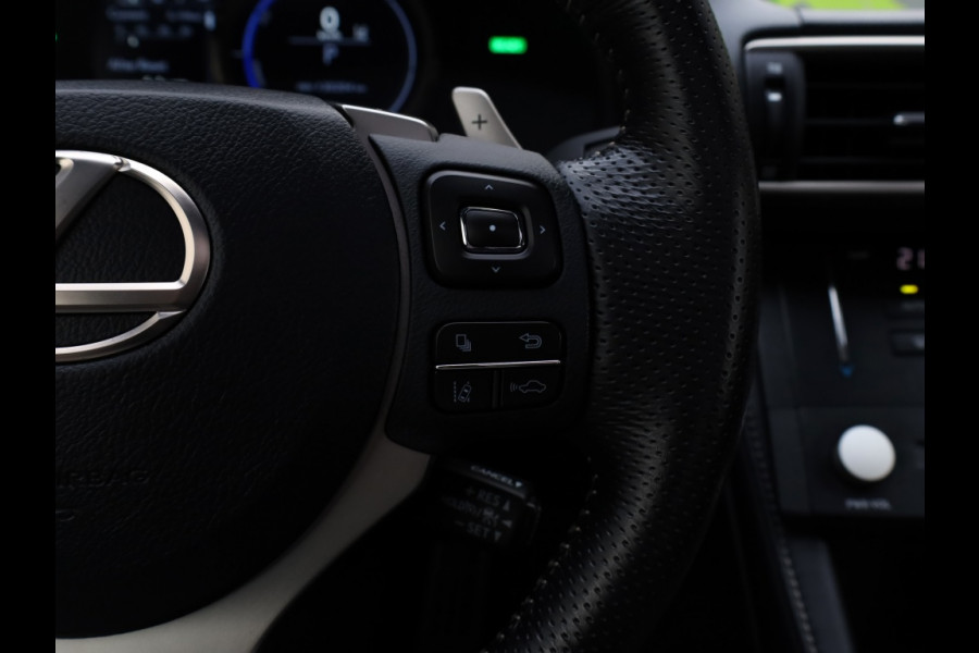 Lexus RC 300h F SPORT Line | Mark Levinson | Stoelventilatie | Safety Pac