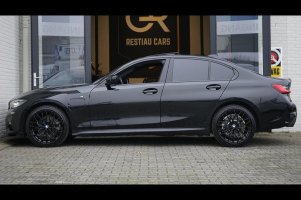 BMW 3-serie 320e M-Sport Shadow Line AUTOMAAT-360 CAMERA-ALCANTARA-AMBIANCE-CARBON-CRUISE-FULL LED-KEYLESS-MEMORY-PANORAMA