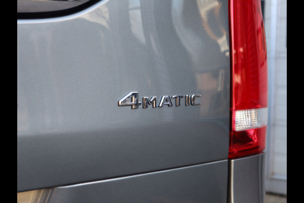 Mercedes-Benz V-Klasse 300d L3 4-MATIC Extra Lang DC 5 Pers - AMG - Trekhaak - ACC