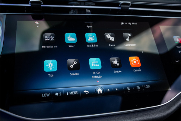 Mercedes-Benz E-Klasse E300 e AMG Line - Origineel NL | Panorama | Passenger Display | Burmester | Memory