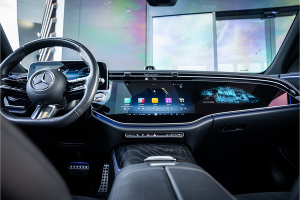 Mercedes-Benz E-Klasse E300 e AMG Line - Origineel NL | Panorama | Passenger Display | Burmester | Memory