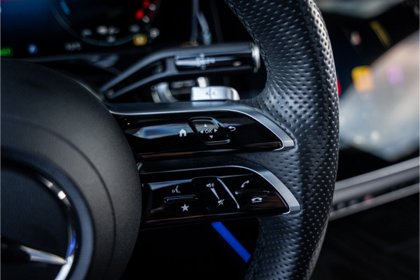 Mercedes-Benz E-Klasse E300 e AMG Line - Origineel NL | Panorama | Passenger Display | Burmester | Memory