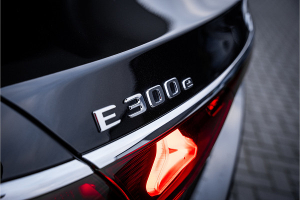 Mercedes-Benz E-Klasse E300 e AMG Line - Origineel NL | Panorama | Passenger Display | Burmester | Memory
