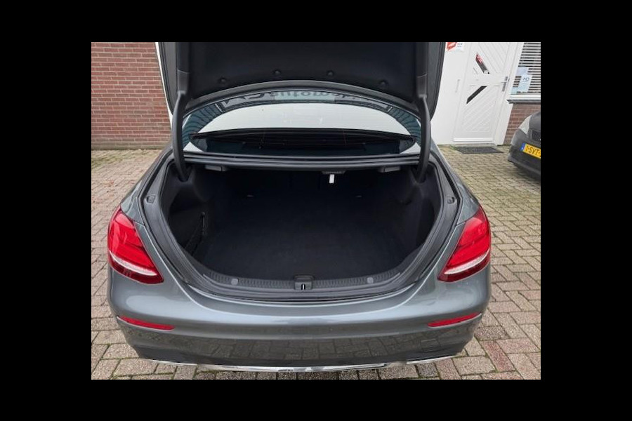 Mercedes-Benz E-Klasse 200 Ambition AMG - Panorama dak -360°