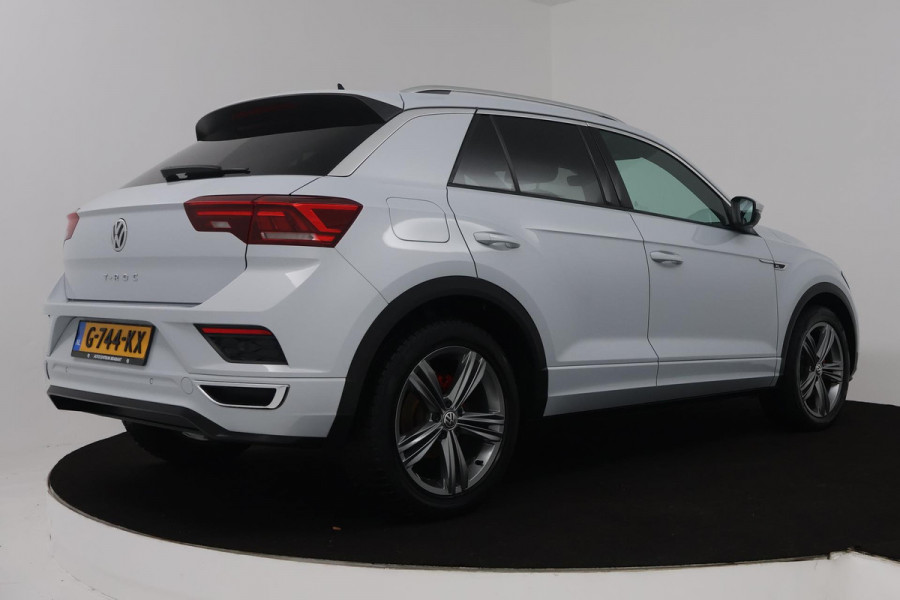 Volkswagen T-Roc 1.5 TSI Sport Business R (DIGITALE COCKPIT, STOELVERWARMING, NAVIGATIE, CRUISE ADAPTIEF, PARKEERSENSOREN)