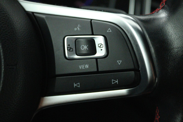 Volkswagen T-Roc 1.5 TSI Sport Business R (DIGITALE COCKPIT, STOELVERWARMING, NAVIGATIE, CRUISE ADAPTIEF, PARKEERSENSOREN)