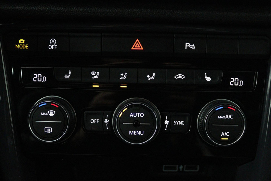 Volkswagen T-Roc 1.5 TSI Sport Business R (DIGITALE COCKPIT, STOELVERWARMING, NAVIGATIE, CRUISE ADAPTIEF, PARKEERSENSOREN)