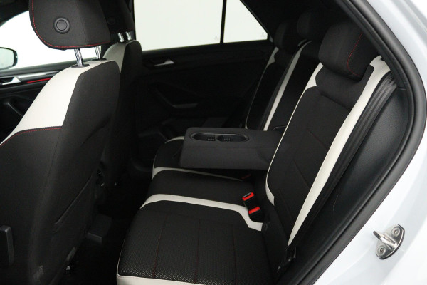 Volkswagen T-Roc 1.5 TSI Sport Business R (DIGITALE COCKPIT, STOELVERWARMING, NAVIGATIE, CRUISE ADAPTIEF, PARKEERSENSOREN)