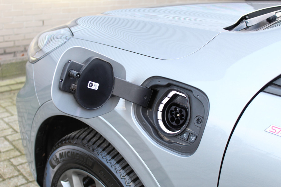 Ford Kuga 2.5 PHEV ST-Line X | Trekhaak | B&O | BLIS | Navigatie | Winterpack