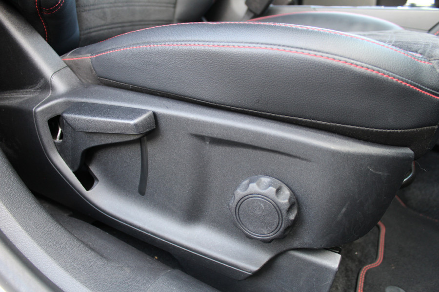 Ford Kuga 2.5 PHEV ST-Line X | Trekhaak | B&O | BLIS | Navigatie | Winterpack