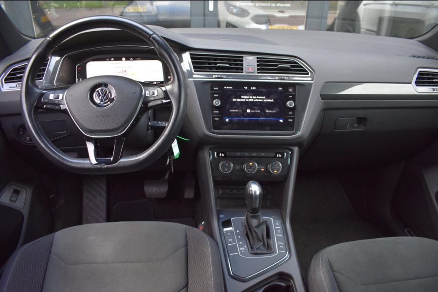 Volkswagen Tiguan 1.5 TSI ACT R-Line | TREKHAAK | NAP | APPLE CARPLAY | ANDROID AUTO | ADAPT. CRUISE CONTROLE | VIRTUAL COCKPIT